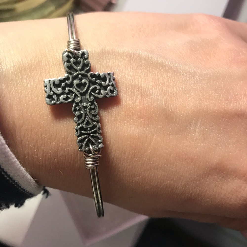 Cross bracelet - Picture 3 of 3